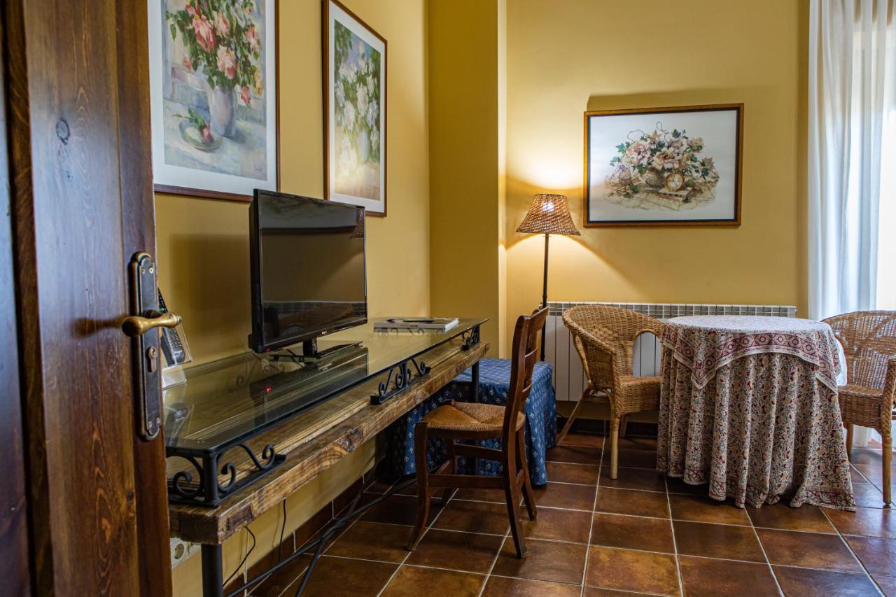 Hotel Don Julio à Perales del Puerto Extérieur photo